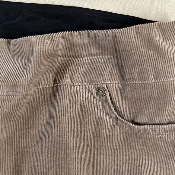Coldwater Creek Pull On Corduroy Pants Beige High Rise Womens SZ: 16, Stretch - Picture 8 of 10